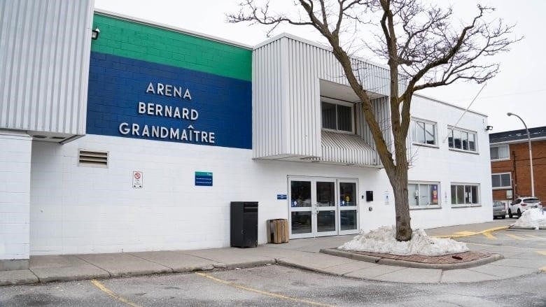 The city plans to use Bernard Grandmaître Aréna in Vanier as a social distancing centre, or temporary shelter, for adult men from March to mid-August. The arena was used as a respite centre for the first two years of the pandemic. 
