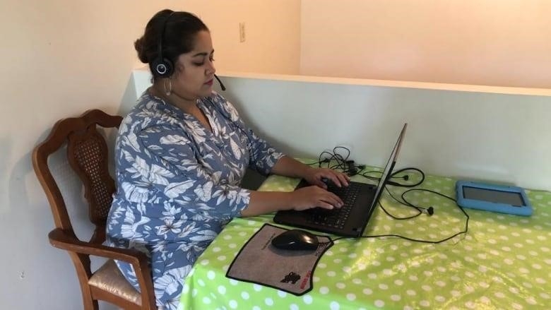 Windsorite Bushra Binte Ishaque moved to Windsor from Bangladesh with her husband and two year old son, and works as a call centre agent from home. 