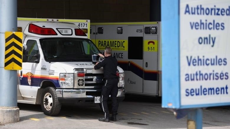 Paramedic van outside Ottawa Hospital. 
